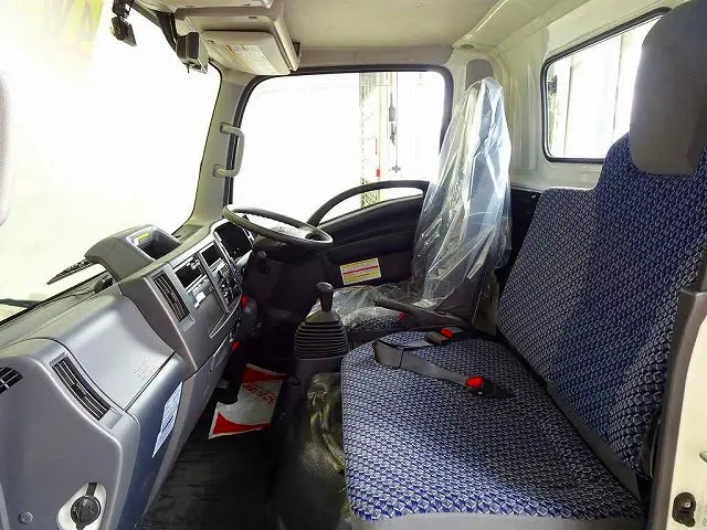 ターボ 坂道発進補助装置 車線逸脱警報装置 衝突被害軽減ブレーキ アイドリングストップ LEDヘッドライト/フォグランプ トラクションコントロール|いすゞ エルフ 2RG-NMS88AR(4WD)の写真9