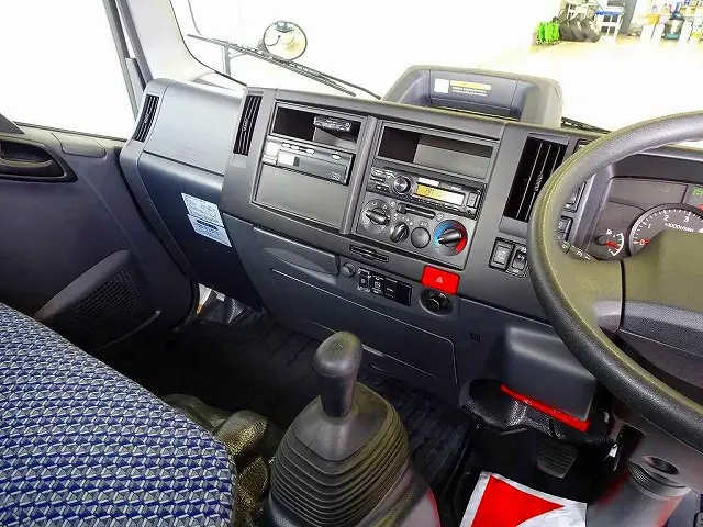 AC PS PW SRS ABS キーレス 左電格ミラー Bluetooth ETC2.0 ルームミラー式バックモニター ドラレコ タコグラフ アドブルー フロア5MT|いすゞ エルフ 2RG-NMS88AR(4WD)の写真10
