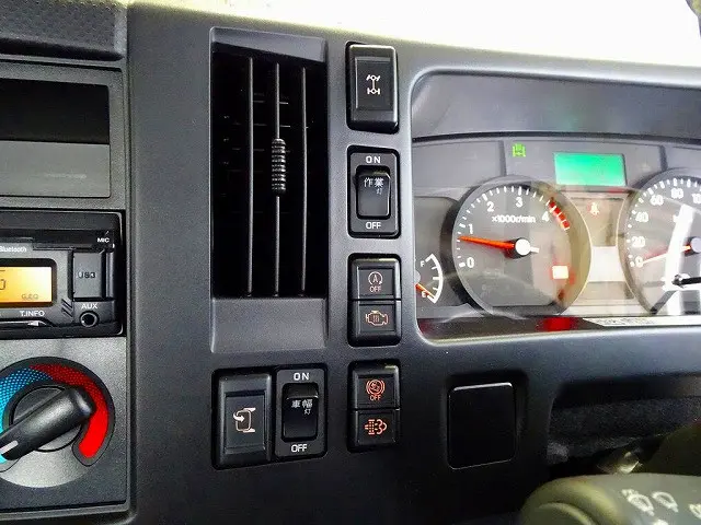 いすゞ エルフ 2RG-NMS88AR(4WD)の写真13