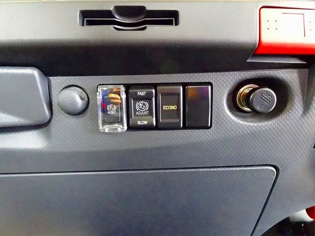 いすゞ エルフ 2RG-NMS88AR(4WD)の写真14