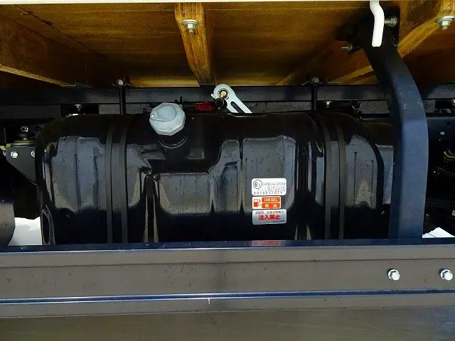 燃料タンク|いすゞ エルフ 2RG-NMS88AR(4WD)の写真39