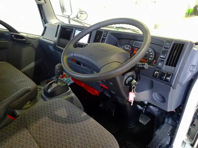 いすゞ エルフ TRG-NMR85R(2WD)の写真5