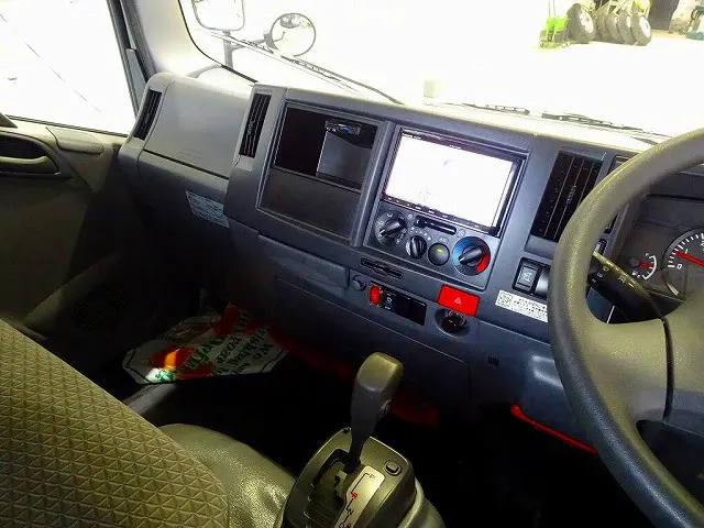 いすゞ エルフ TRG-NMR85R(2WD)の写真10