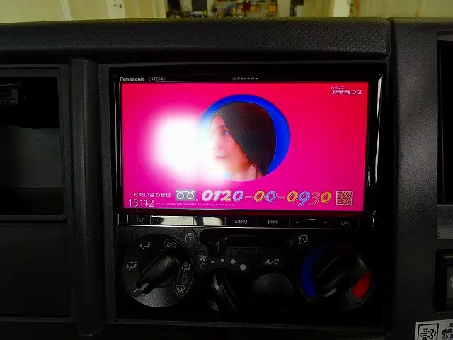社外メモリーナビ/フルセグTV/DVD/Bluetooth(CN-RE04D)|いすゞ エルフ TRG-NMR85R(2WD)の写真16