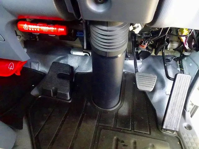 いすゞ エルフ TRG-NMR85R(2WD)の写真18
