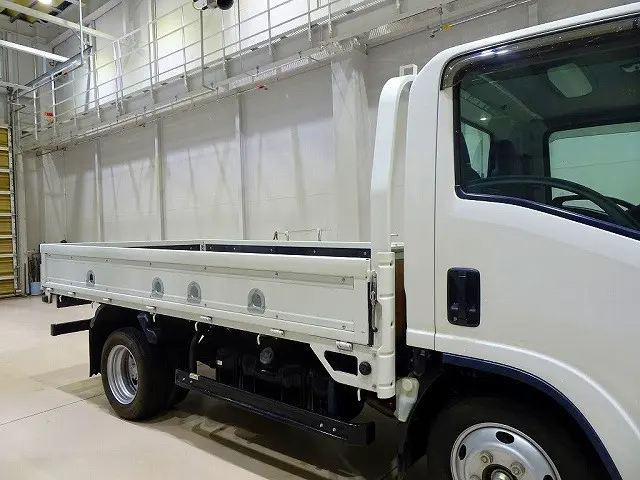 いすゞ エルフ TRG-NMR85R(2WD)の写真23