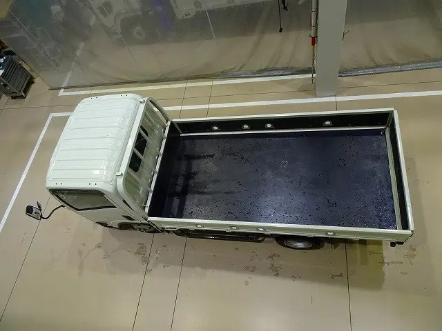 いすゞ エルフ TRG-NMR85R(2WD)の写真30