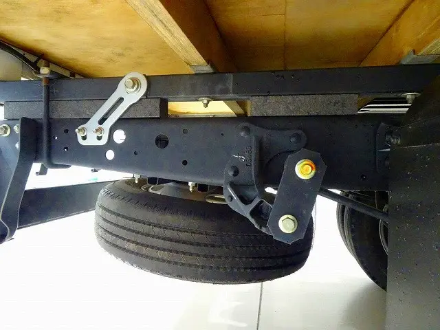 いすゞ エルフ TRG-NMR85R(2WD)の写真38