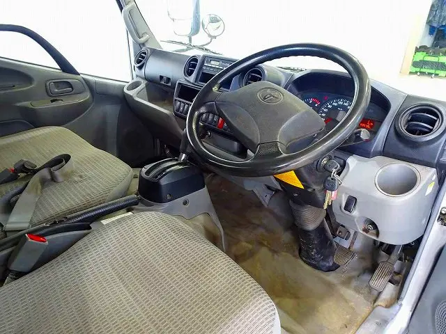 トヨタ トヨエース TKG-XZC605(2WD)の写真5
