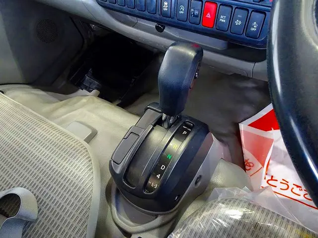 フロアAT 2ペダル|トヨタ トヨエース TKG-XZC605(2WD)の写真13