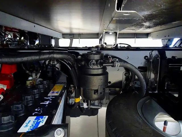 燃料タンク80L シャーシは 錆止め/マフラー塗装 仕上げに力を入れています。|トヨタ トヨエース TKG-XZC605(2WD)の写真32