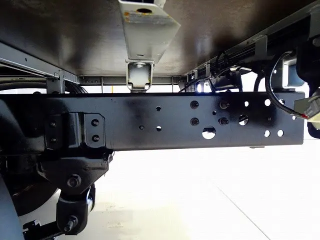 燃料タンク80L シャーシは 錆止め/マフラー塗装 仕上げに力を入れています。|トヨタ トヨエース TKG-XZC605(2WD)の写真34