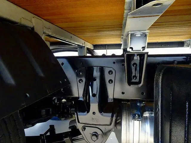 燃料タンク80L　シャーシは 錆止め/マフラー塗装 仕上げに力を入れています。|トヨタ ダイナ TKG-XZC605(2WD)の写真40