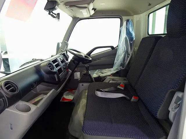 車線逸脱警報装置 衝突被害軽減ブレーキ アイドリングストップ フォグランプ トラクションコントロール 電動パーキングブレーキ フロントバンパーコーナーセンサー|トヨタ ダイナ 2KG-XZU720M(2WD)の写真8