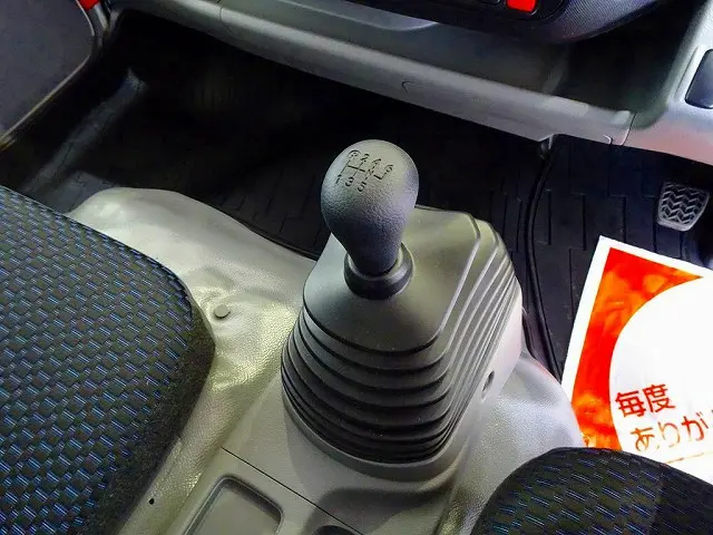 フロア6MT|トヨタ ダイナ 2KG-XZU720M(2WD)の写真17