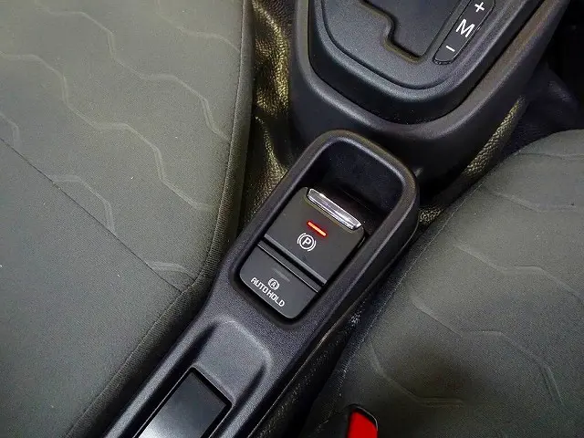 いすゞ エルフ 2TG-NJR88AF(2WD)の写真17