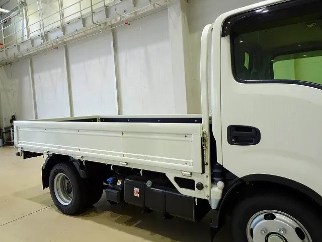 いすゞ エルフ 2TG-NJR88AF(2WD)の写真25