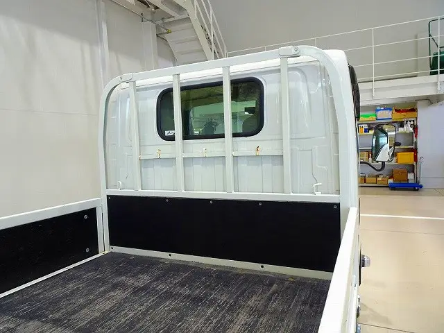 いすゞ エルフ 2TG-NJR88AF(2WD)の写真27