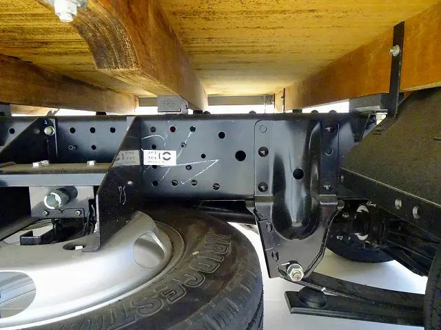 いすゞ エルフ 2TG-NJR88AF(2WD)の写真34