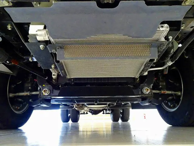 いすゞ エルフ 2TG-NJR88AF(2WD)の写真37
