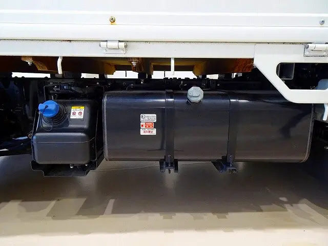 いすゞ エルフ 2TG-NJR88AF(2WD)の写真38