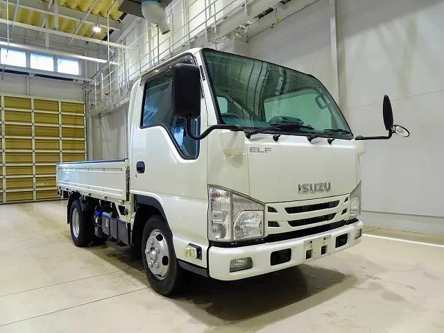 いすゞ エルフ 2RG-NHR88A(2WD)の写真2