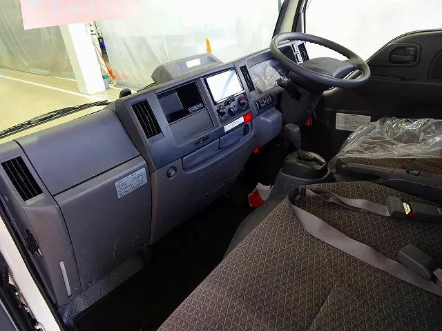 AC　PS　PW　SRS　ABS　キーレス　左電格ミラー　社外メモリーナビ/フルセグTV/DVD(CN-RE06D)　ETC　バックモニター　フロアAT　2ペダル|いすゞ エルフ 2RG-NHR88A(2WD)の写真7