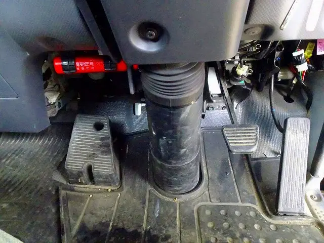 いすゞ エルフ 2RG-NHR88A(2WD)の写真18