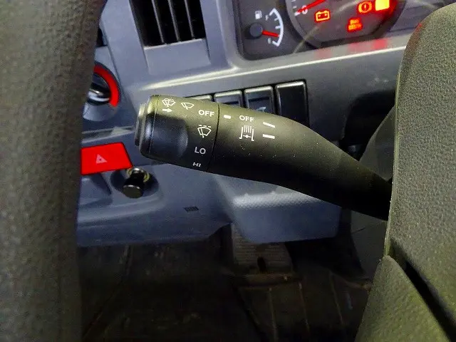 いすゞ エルフ 2RG-NHR88A(2WD)の写真20