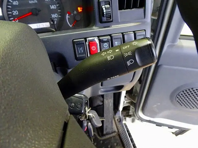 いすゞ エルフ 2RG-NHR88A(2WD)の写真21