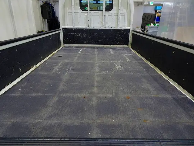 いすゞ エルフ 2RG-NHR88A(2WD)の写真22