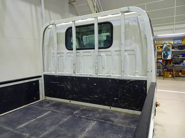 いすゞ エルフ 2RG-NHR88A(2WD)の写真25