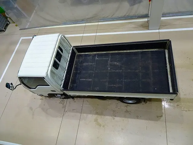 いすゞ エルフ 2RG-NHR88A(2WD)の写真30