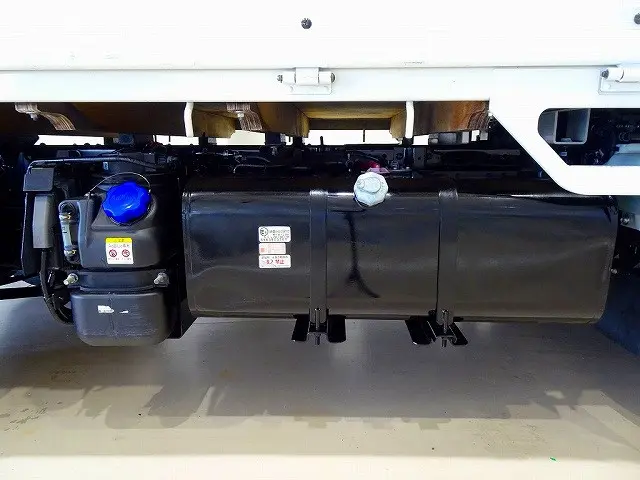 アドブルー　燃料タンク60L|いすゞ エルフ 2RG-NHR88A(2WD)の写真39