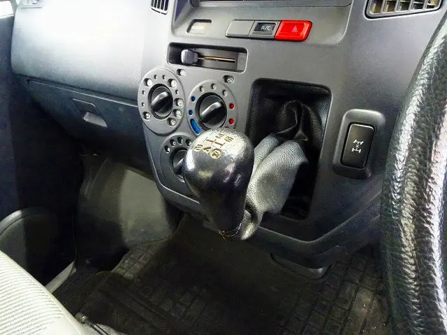 トヨタ ライトエーストラック DBFーS412U(4WD)の写真11