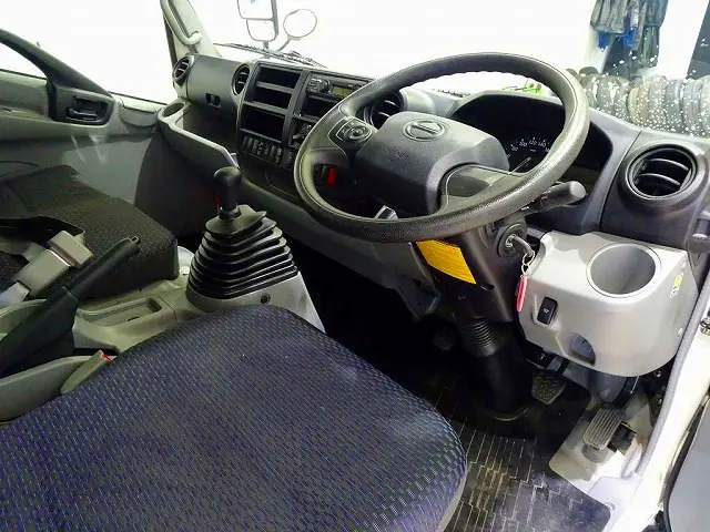 日野 デュトロ 2KG-XZU712M(2WD)の写真5
