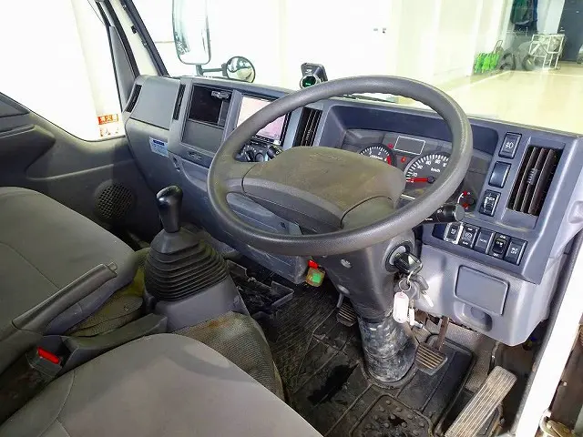 いすゞ エルフ TRG-NHS85A(4WD)の写真5