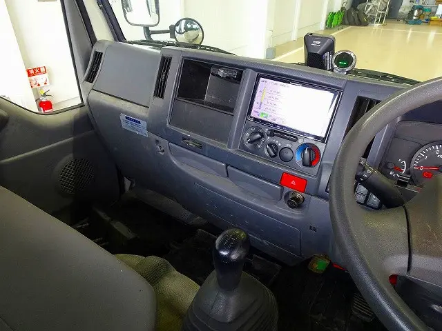 いすゞ エルフ TRG-NHS85A(4WD)の写真9