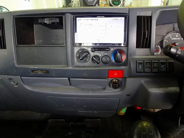 いすゞ エルフ TRG-NHS85A(4WD)の写真10