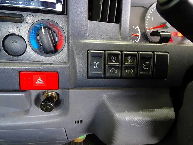 いすゞ エルフ TRG-NHS85A(4WD)の写真11