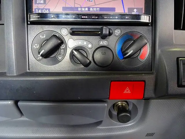いすゞ エルフ TRG-NHS85A(4WD)の写真11