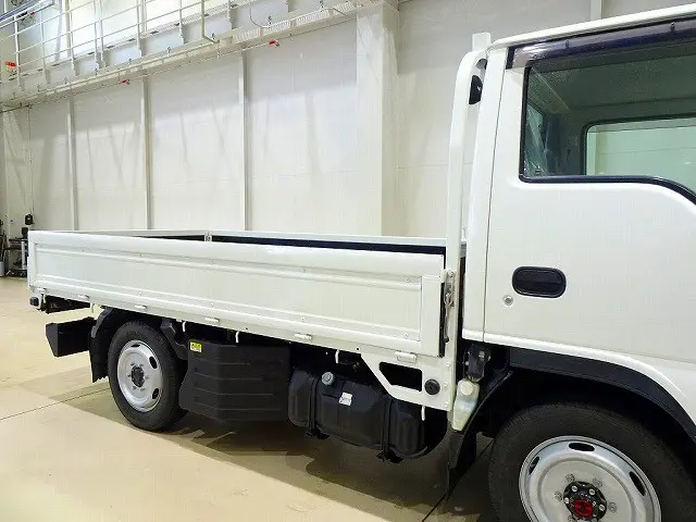 荷台内寸:310×162×38 三方開 床板張替え リアアオリチェーン2個 鳥居左右LED作業灯2個|いすゞ エルフ TRG-NHS85A(4WD)の写真24