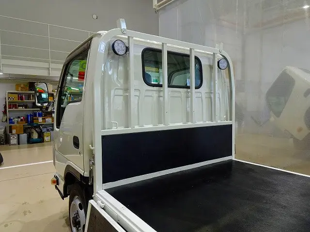 荷台内寸:310×162×38 三方開 床板張替え リアアオリチェーン2個 鳥居左右LED作業灯2個|いすゞ エルフ TRG-NHS85A(4WD)の写真27