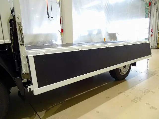 荷台内寸:310×162×38 三方開 床板張替え リアアオリチェーン2個 鳥居左右LED作業灯2個|いすゞ エルフ TRG-NHS85A(4WD)の写真30