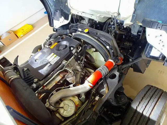 エンジンルーム|いすゞ エルフ TRG-NHS85A(4WD)の写真35
