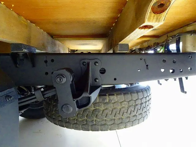 燃料タンク63L タイヤ止め2個 シャーシは 錆止め/マフラー塗装 仕上げに力を入れています。|いすゞ エルフ TRG-NHS85A(4WD)の写真39
