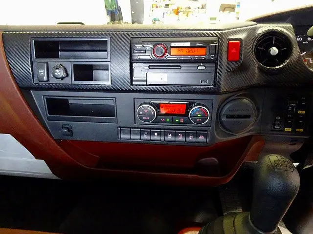 排気ブレーキ E/Gリターダ クルーズコントロール 坂道発進補助装置 車線逸脱警報装置 衝突被害軽減ブレーキ フォグランプ トラクションコントロール|日野 レンジャー 2KG-GX2ABA(4WD)の写真11