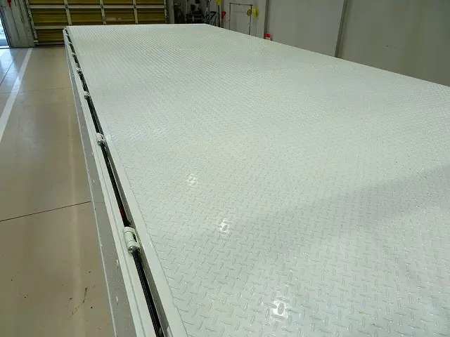 荷台内寸:575×220×41 三方開 床/鳥居下縞鋼板鉄板張り(3.2mm) 左右セイコーラック アオリ三面内側鉄板張り 横ねた17本 鳥居作業灯2個|日野 レンジャー 2KG-GX2ABA(4WD)の写真32