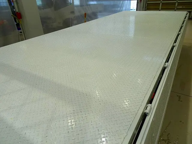 荷台内寸:575×220×41 三方開 床/鳥居下縞鋼板鉄板張り(3.2mm) 左右セイコーラック アオリ三面内側鉄板張り 横ねた17本 鳥居作業灯2個|日野 レンジャー 2KG-GX2ABA(4WD)の写真34