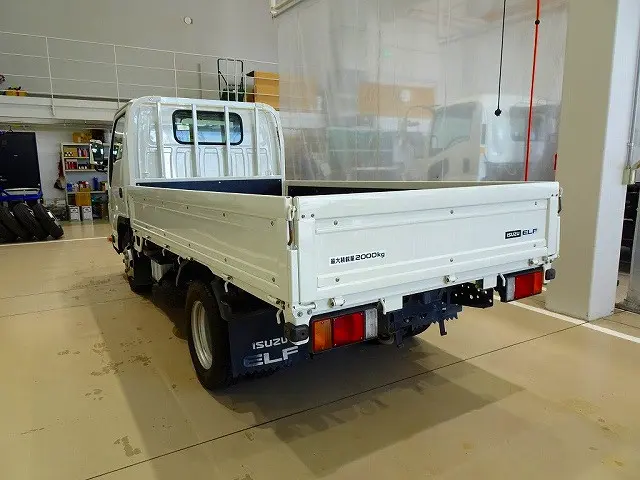 いすゞ エルフ TPG-NJR85A(2WD)の写真4